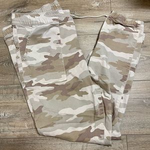 American Eagle NE(X)T LEVEL HIGH-WAISTED CAMO JEGGING JOGGER
